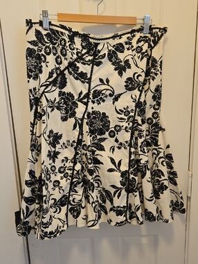 White House Black Market Black and White Floral A-Line Skirt